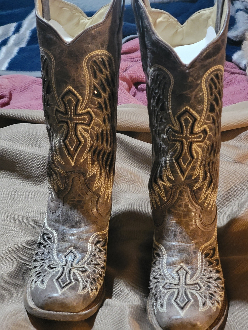Women's Embroidered Brown Heeled Cowboy Boots